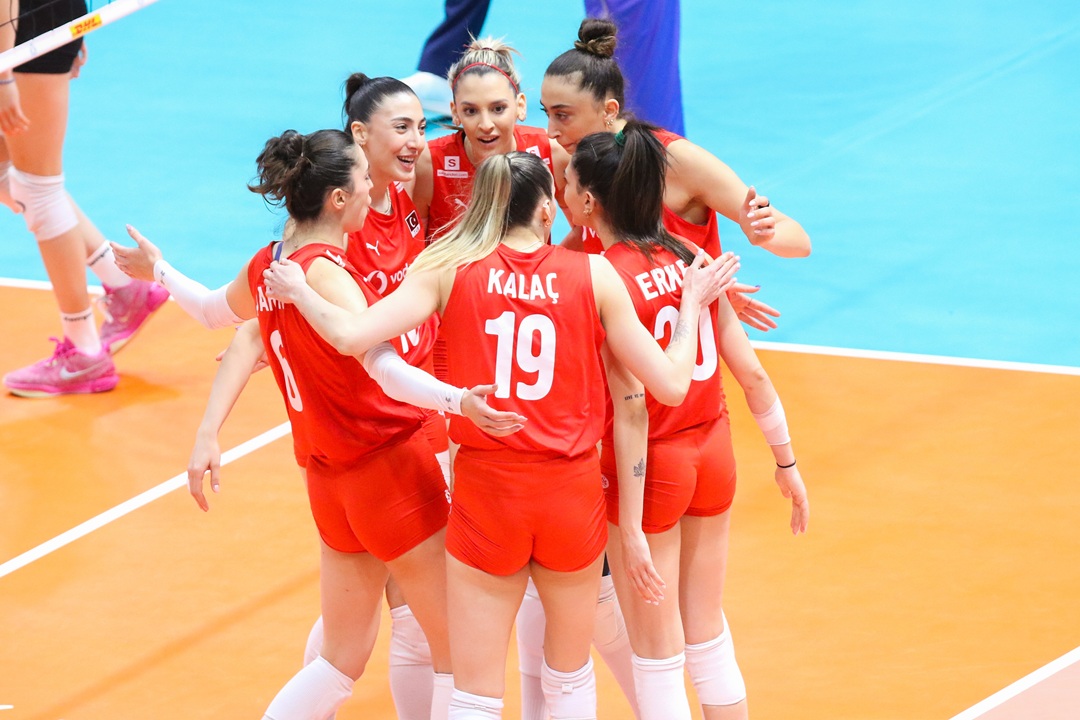 A-MILLI-KADIN-VOLEYBOL_02.jpg