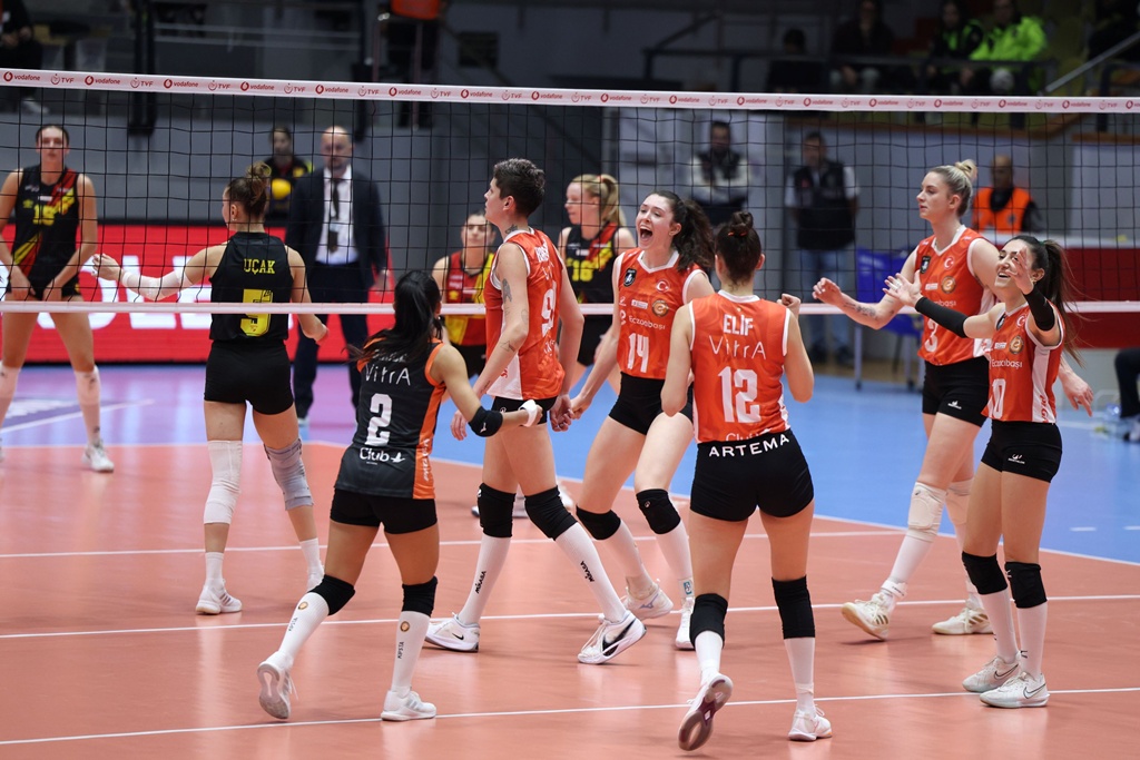 Eczacibasi-Dynavit-4.jpg